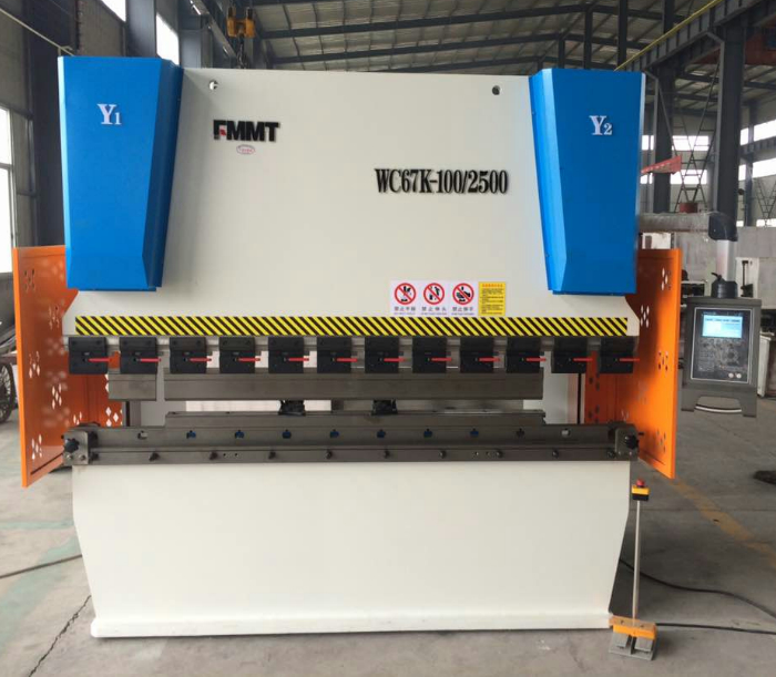 WC67K-100/2500電液伺服數(shù)控折彎機(jī)